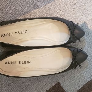 Ann Klein Black flats..size 11